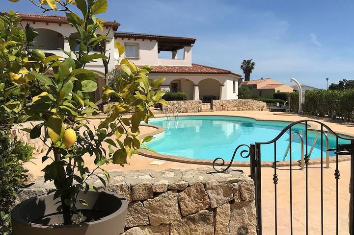 Ferienwohnung für 6 Personen, mit Pool und Terrasse