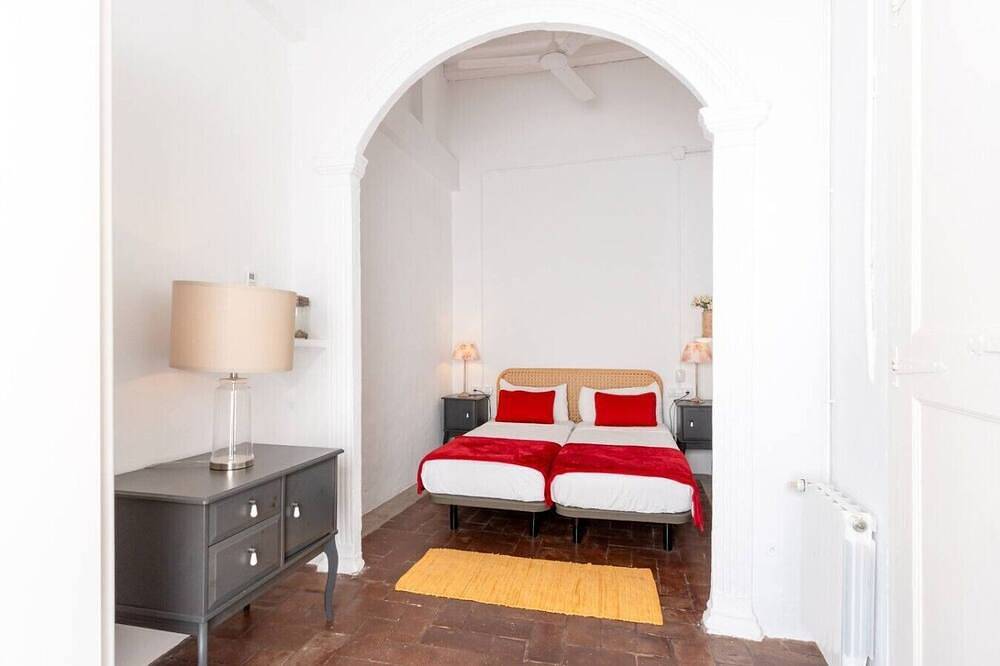 House 1801 | by Palmera – Stylish 6-Bedroom Home in Old Town in Platja de Sant Sebastià (Sitges), Sitges