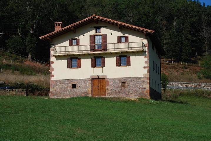 Casa rural para 8 personas, con Jardín en Donamaría - 2