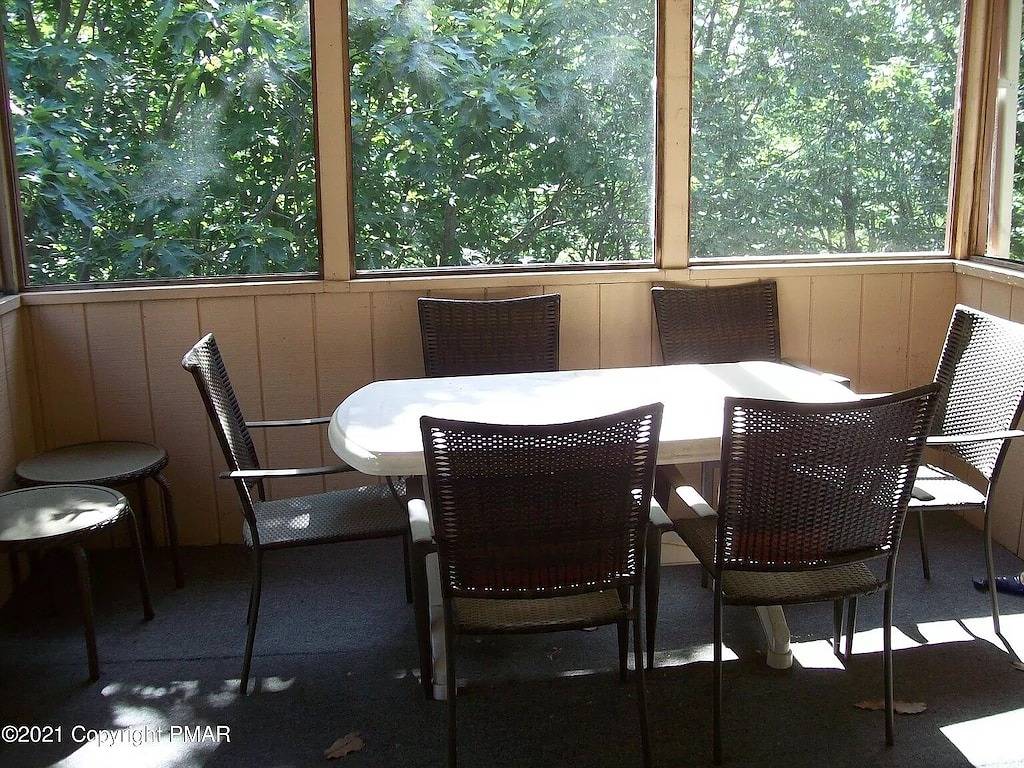 Good Vibes Chalet With Private Hot Tub & Sauna in Saw Creek Private Community in Saw Creek, Monroe County (PA)