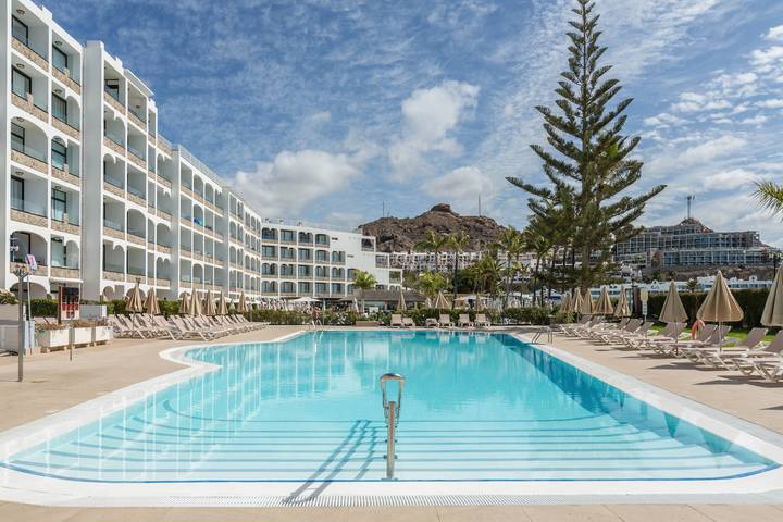 Apartamento entero, Apartamento 'Riviera Peace' cerca de la playa, con piscina compartida y Wi-Fi in Playa del Cura, Mogán