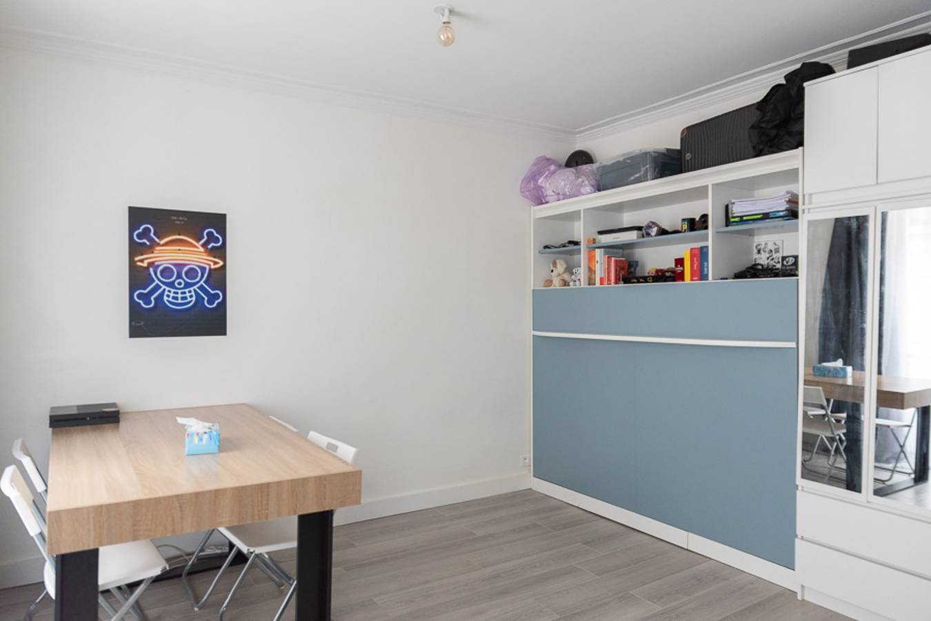 Entire studio, Charming studio near Parc Clichy in Paris, Ile de France