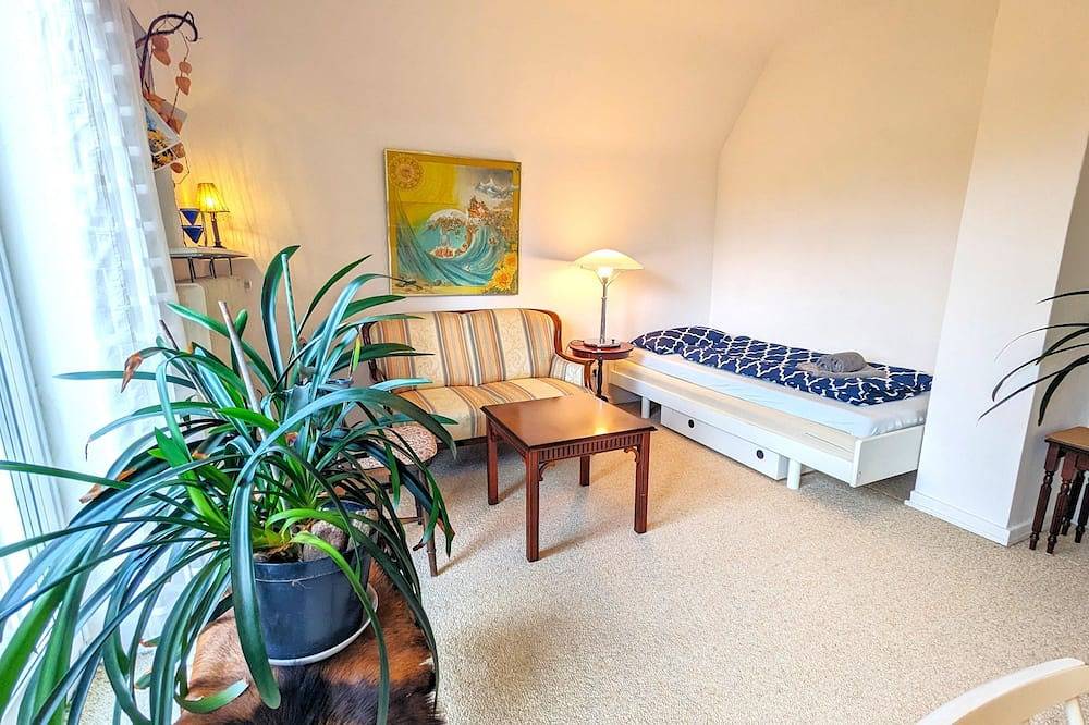 Ganze Wohnung, 80m² Monteurwohnung mit 3 Schlafzimmern für 1-3 Personen in Ahrensburg, Kreis Stormarn