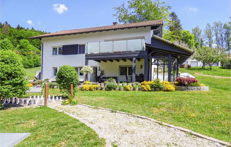 Ferienwohnung für 6 Personen, mit Terrasse und Garten - 1