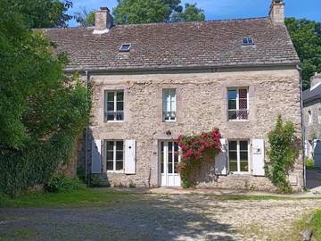 Gîte pour 4 personnes, avec jardin à Éculleville