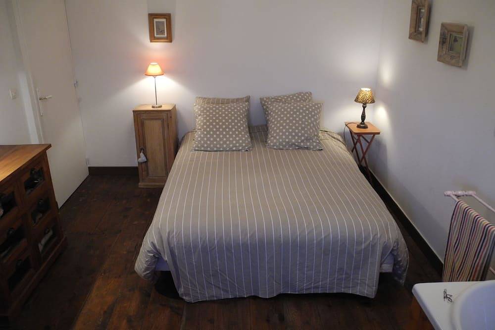 Maison typique rénovée Port Barfleur au calme jardin clos Wifi in Barfleur, Région de Cherbourg