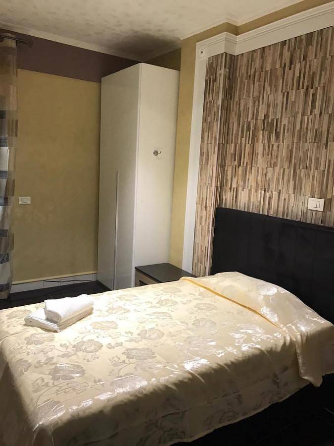 Double Room with Private Bathroom in Bracciano, Lago di Bracciano