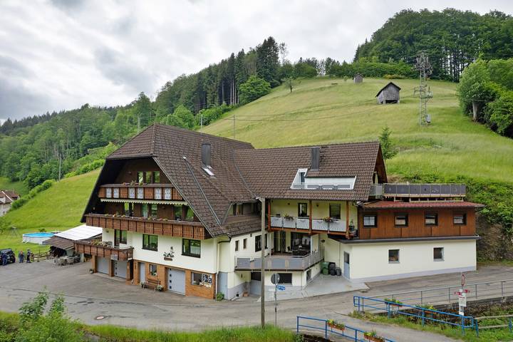 Ferienwohnung für 4 Personen, mit Balkon und Garten sowie Sauna in Nationalpark Schwarzwald