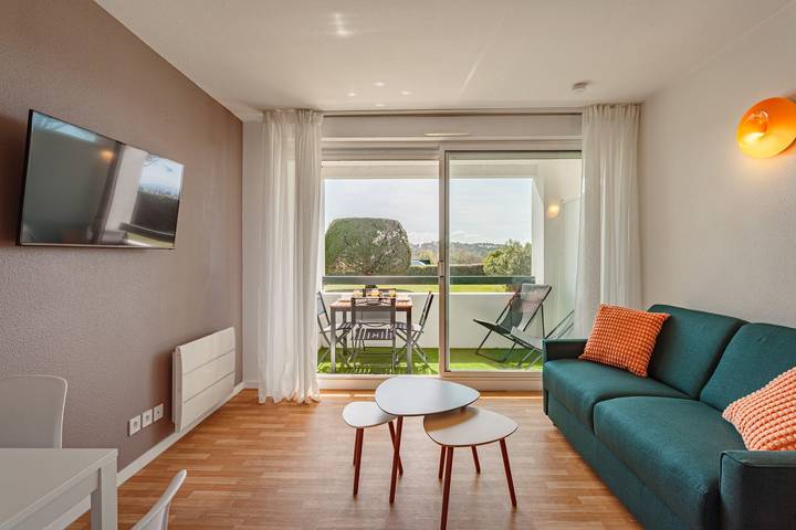 Gîte pour 4 personnes, avec terrasse et piscine, adapté aux familles dans Golf d'Ilbarritz - 4
