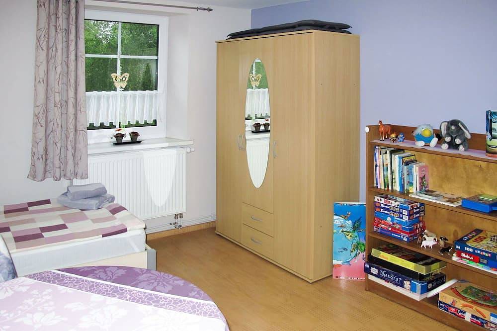 Stunning  villa for 4 guests with Wifi, Tv and patio in Ummanz, Ruegen