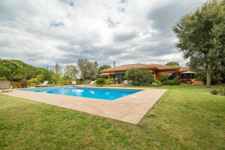 Casa rural para 7 personas, con Balcón y Jacuzzi además de Terraza y Piscina en Lladó - 4