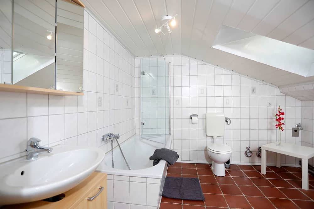 Ganze Wohnung, Ferienwohnung 1 Fachwerk - Gutshaus Bartelshagen in Dalkendorf, Mecklenburgische Schweiz