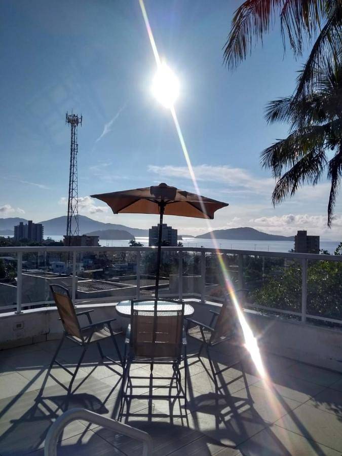 Casas e apartamentos de temporada para 15 pessoas, com balcão e piscina e ainda vista em Massaguaçu