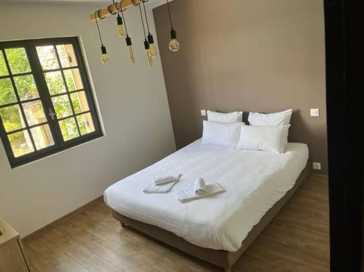 Location de vacances pour 6 personnes, avec jardin ainsi que piscine et vue, adapté aux familles à Vézac - 2