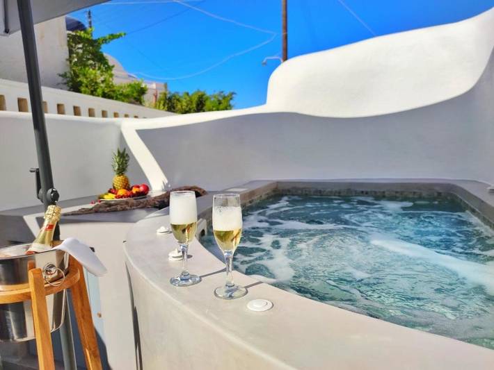 Gîte pour 3 personnes, avec Balcon et Terrasse ainsi que Jacuzzi et Piscine à Karterados