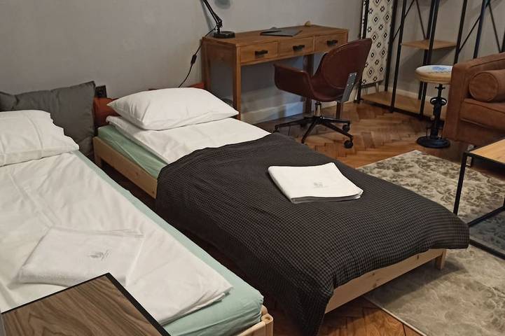 Ganze Wohnung, Industriell-gemütliche Eigentumswohnung in Zentrumsnähe – komplett ausgestattet/kostenlose Parkplätze in Zagreb, Zagreb und Umgebung