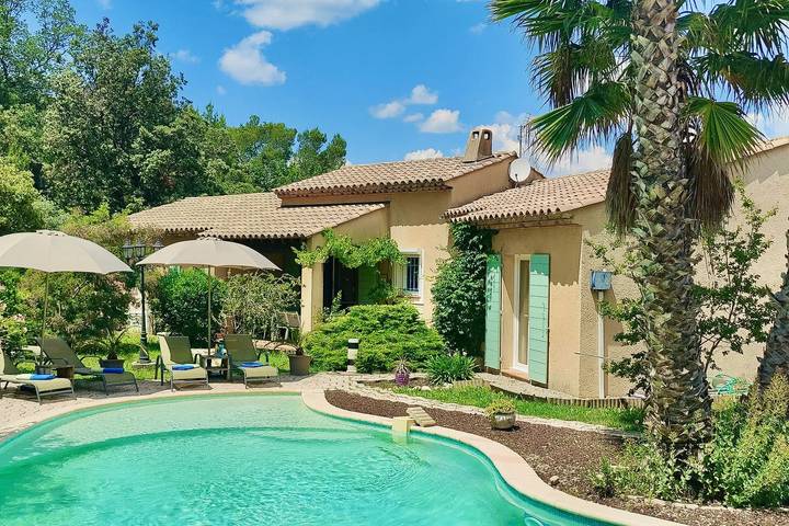 Gîte pour 6 personnes, avec Piscine