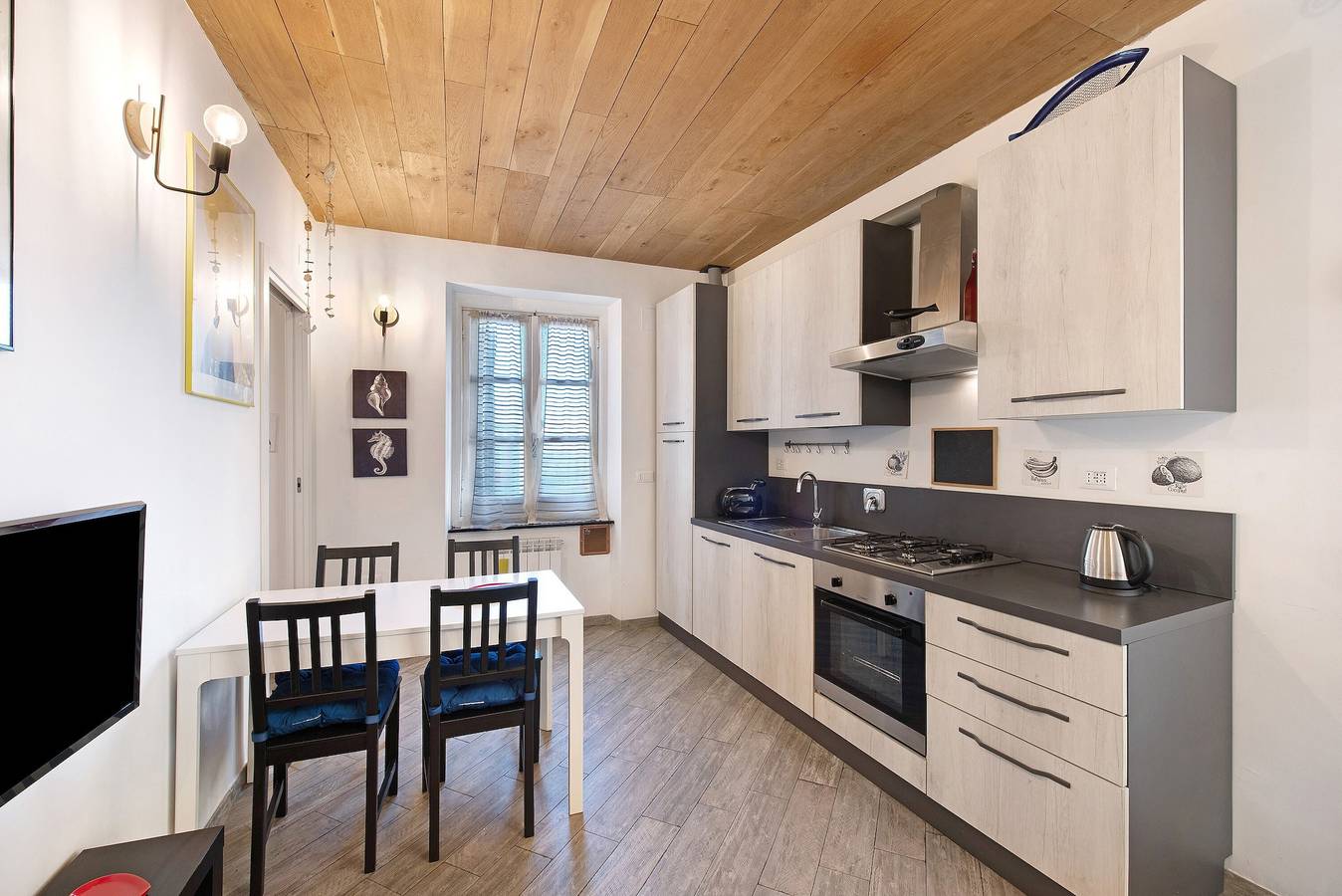 Ganze Wohnung, Ferienwohnung "La Casa del Sole nel Borgo" mit Balkon und Wlan in Genua (Stadt), Genua