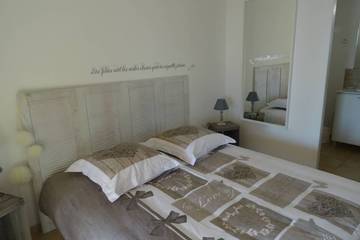 Villa pour 4 Personnes dans Sanary-sur-Mer, Région de Toulon, Photo 1