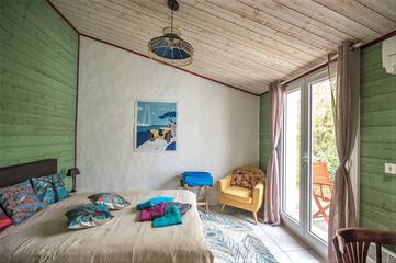 Cottage pour 2 personnes, avec jardin dans Yves