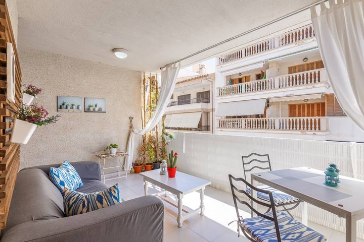 Entire apartment, Central Holiday Apartment "Aire del Mar" with Terrace, Air Conditioning and Wi-Fi in Port de Pollença, Pollença