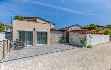 Ferienhaus für 6 Personen, mit Terrasse und Pool in Marčana