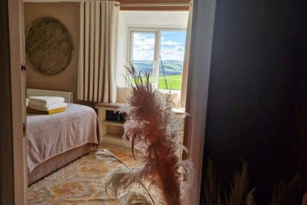 Ryburn View Cottage set in the picturesque Ryburn and Calder valley. in West Yorkshire