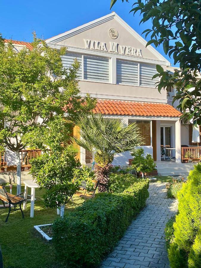 Maison d’hôte pour 8 personnes, avec balcon ainsi que vue et jardin en Albanie