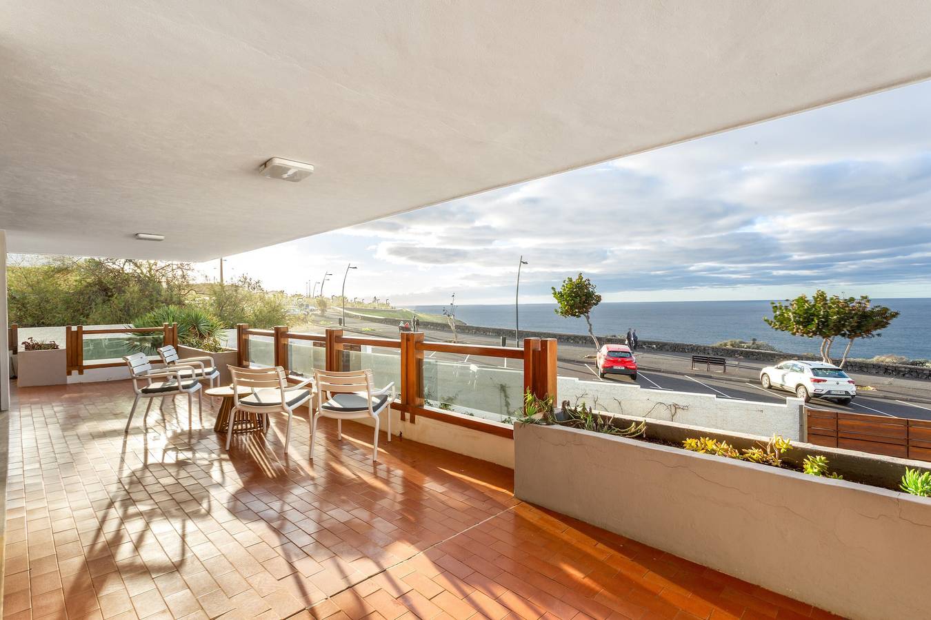 Appartement entier, Karat Villa Bajamar Seaview : Élégance nordique et chaleur indonésienne in Bajamar, San Cristóbal de La Laguna