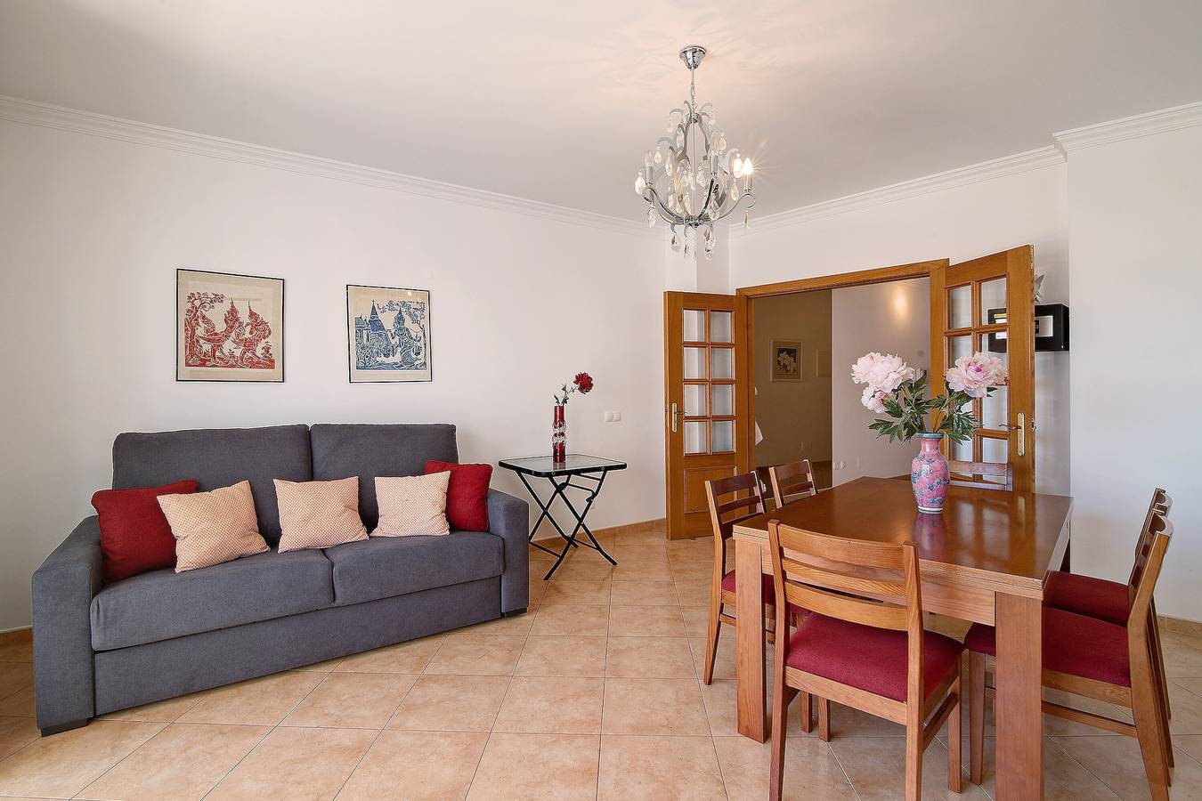 Apartamento inteiro, Apartamento 'Quarteira Beach Ii' com Varanda, Wi-Fi e Ar Condicionado in Quarteira, Distrito de Faro