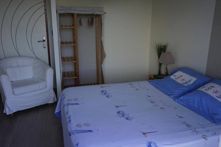 Chambre d’hôte pour 5 personnes, avec terrasse et jardin