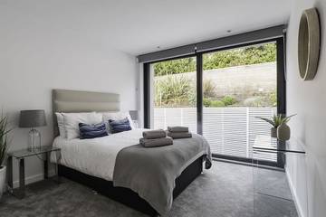 Glamping for 14 People in Poole, Poole Harbour, Photo 4