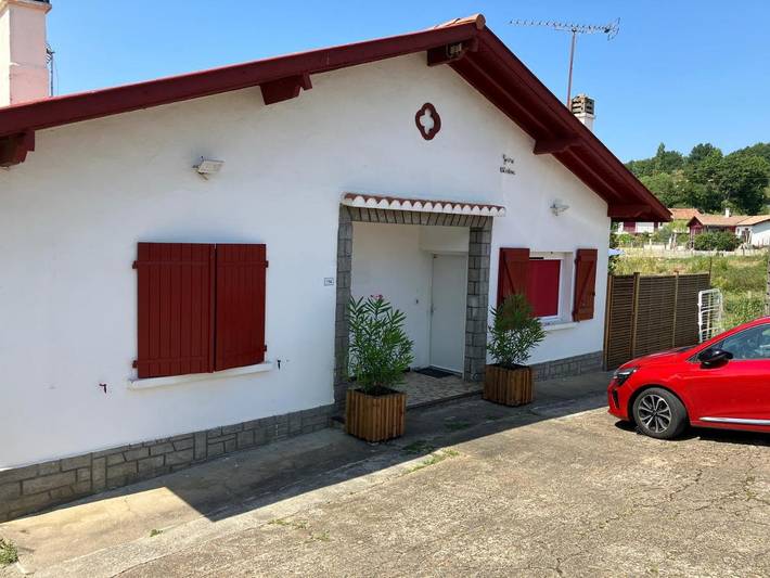 Gîte pour 4 personnes, avec jardin et vue à Bardos - 3