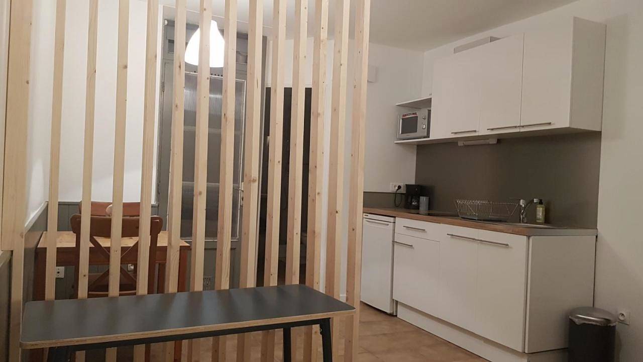Appartement entier, One-Bedroom Apartment in Bruyères-le-Châtel, Essonne