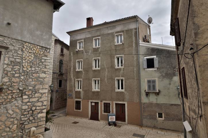 Hôtel pour 2 personnes, avec vue à Cres - 4