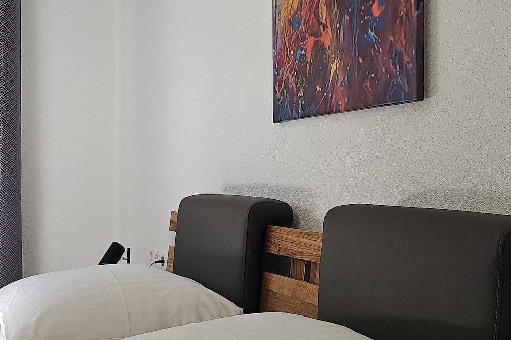 Ganze Wohnung, Elodia Luxus Apartment - Wlan, Smart Tv, Terrasse, Küche, Handtücher in Heidenheim, Stuttgart Region