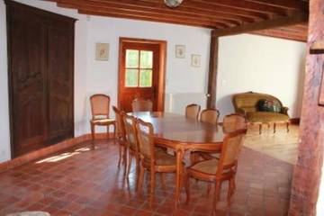 Gîte pour 10 personnes, avec terrasse et jardin à Arrigny
