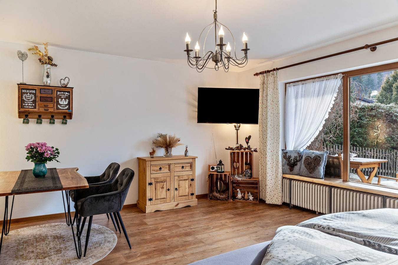 Gehele studio, Studio Appartement 'Aschaubichl - Wohnung Silberdistel' met Uitzicht op de Bergen en Privé Terras in Grainau, Eibsee