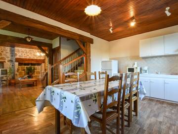 Maison De Vacances pour 6 Personnes dans Sénezergues, Massif central, Photo 2
