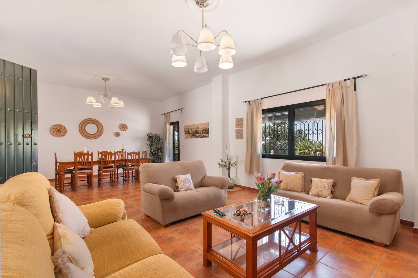 Villa 'Durán Esteban' con vistas a la montaña, Wi-Fi y aire acondicionado in Cantillana, Provincia de Sevilla