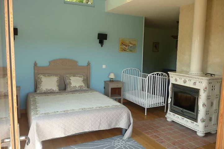Gîte pour 7 personnes, avec terrasse et jardin dans Villeneuve-en-Perseigne - 2