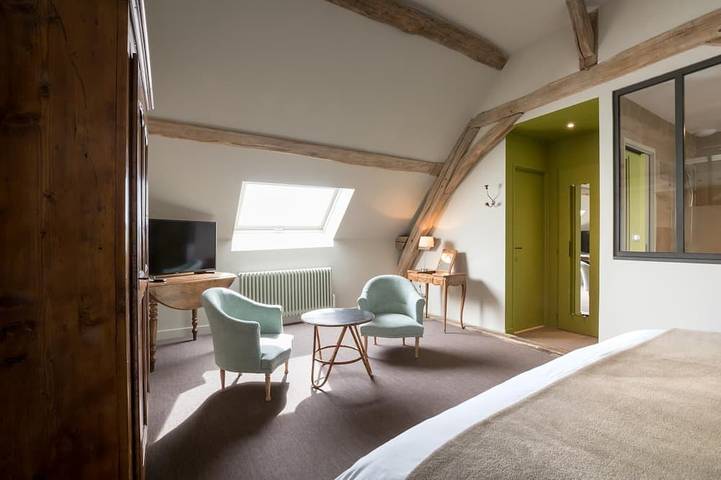 Location de vacances pour 4 personnes, avec piscine ainsi que jardin et terrasse à Levernois - 2