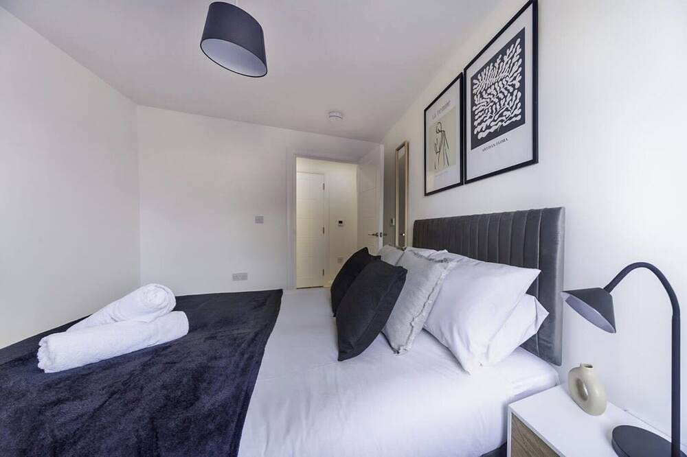 Appartement entier, Stylish and Modern Flat 2 Min Walk to Ashford Outlet in Ashford, Région d'Ashford