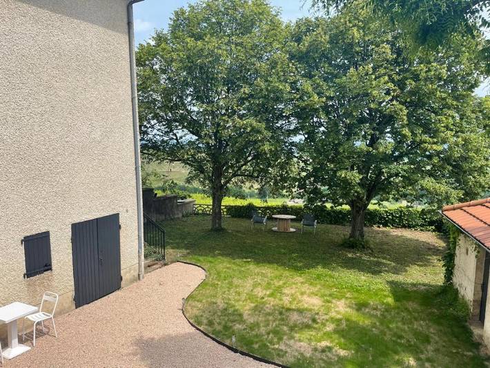 Location de vacances pour 2 personnes, avec jardin et vue à Chiroubles - 4