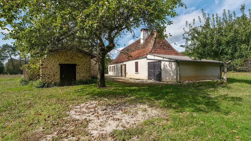Location de vacances pour 8 personnes, avec jardin à Cendrieux