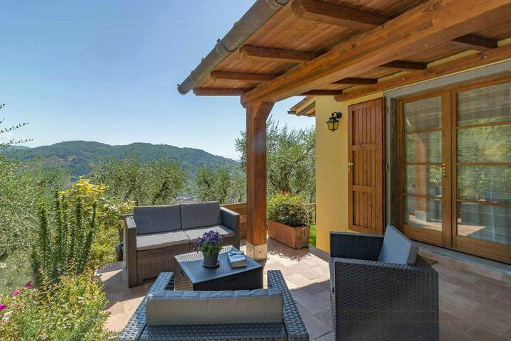 La Veduta. Villa con piscina privata in Toscana in Pescia, Provincia di Pistoia