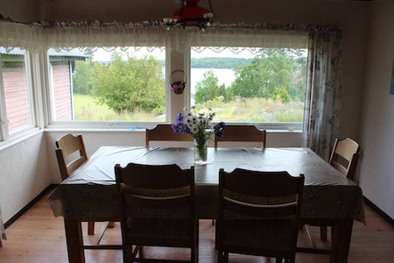 Ferienhaus in den Schären mit Seeblick in alle drei Richtungen in Vikbolandet