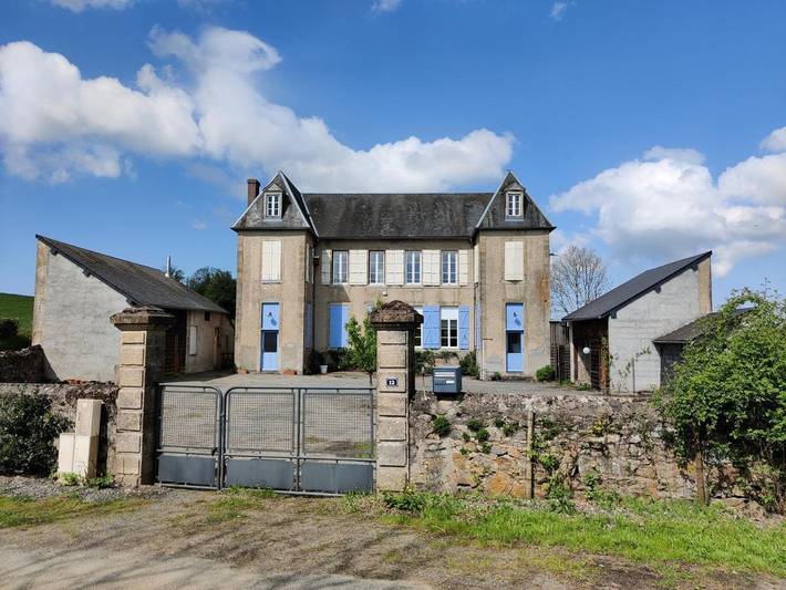 Location de vacances pour 2 personnes, avec jardin et vue à Villapourçon - 2