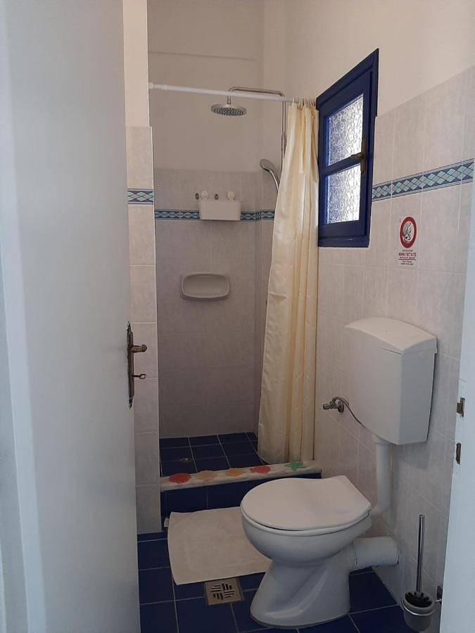 Gîte pour 4 personnes, avec vue ainsi que balcon et jardin à Perissa - 4