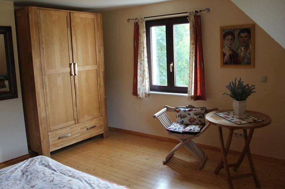 Villa Tusculana - Holiday home, shower and bath, Wc, sleeps 4 or more in Cond, Cochem